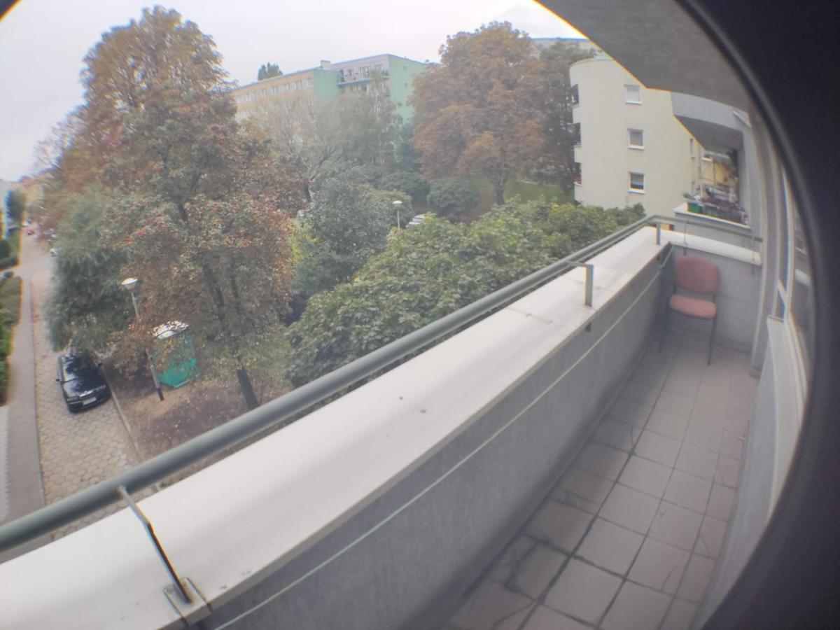 3030 Jana Spychalskiego 32 - Tanie Pokoje W Apartamencie - Samodzielne Zameldowanie - Self Check In Познань Экстерьер фото