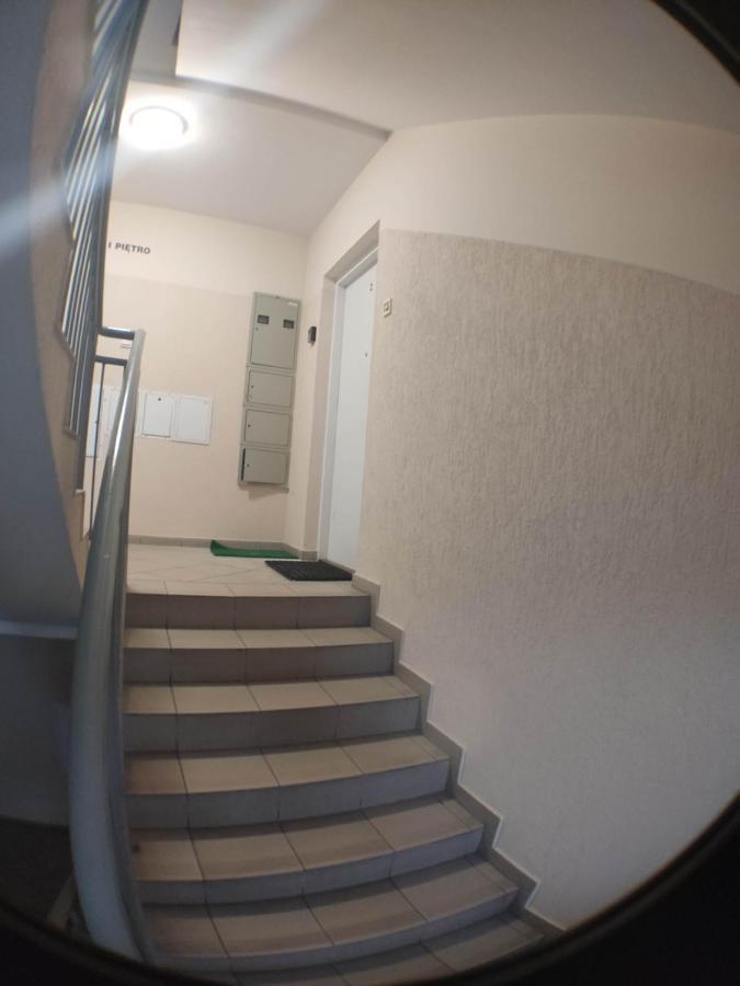3030 Jana Spychalskiego 32 - Tanie Pokoje W Apartamencie - Samodzielne Zameldowanie - Self Check In Познань Экстерьер фото