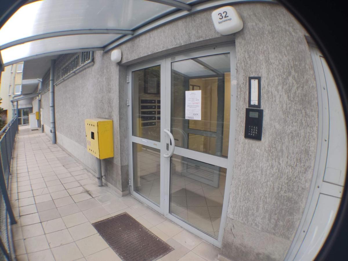 3030 Jana Spychalskiego 32 - Tanie Pokoje W Apartamencie - Samodzielne Zameldowanie - Self Check In Познань Экстерьер фото