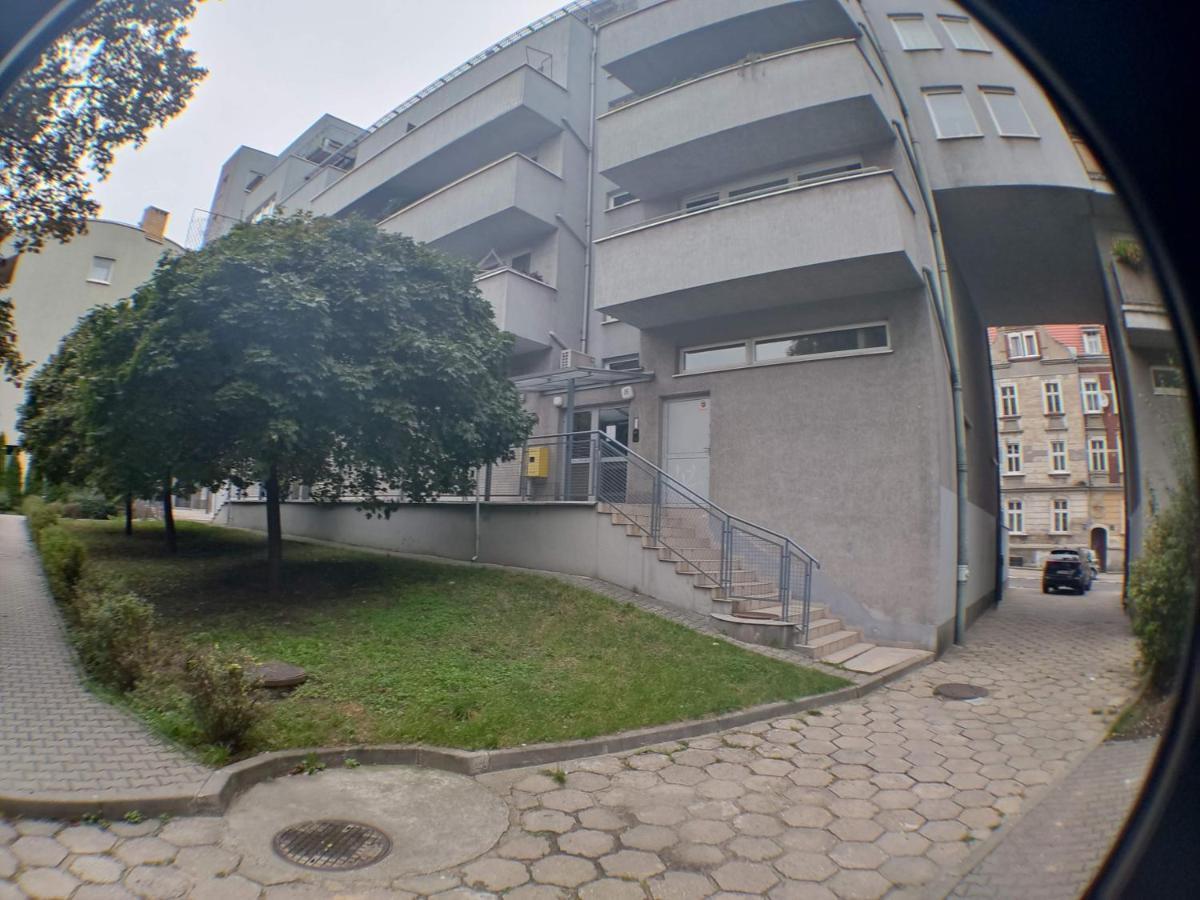 3030 Jana Spychalskiego 32 - Tanie Pokoje W Apartamencie - Samodzielne Zameldowanie - Self Check In Познань Экстерьер фото