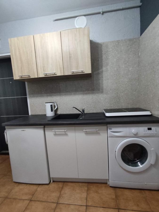3030 Jana Spychalskiego 32 - Tanie Pokoje W Apartamencie - Samodzielne Zameldowanie - Self Check In Познань Экстерьер фото