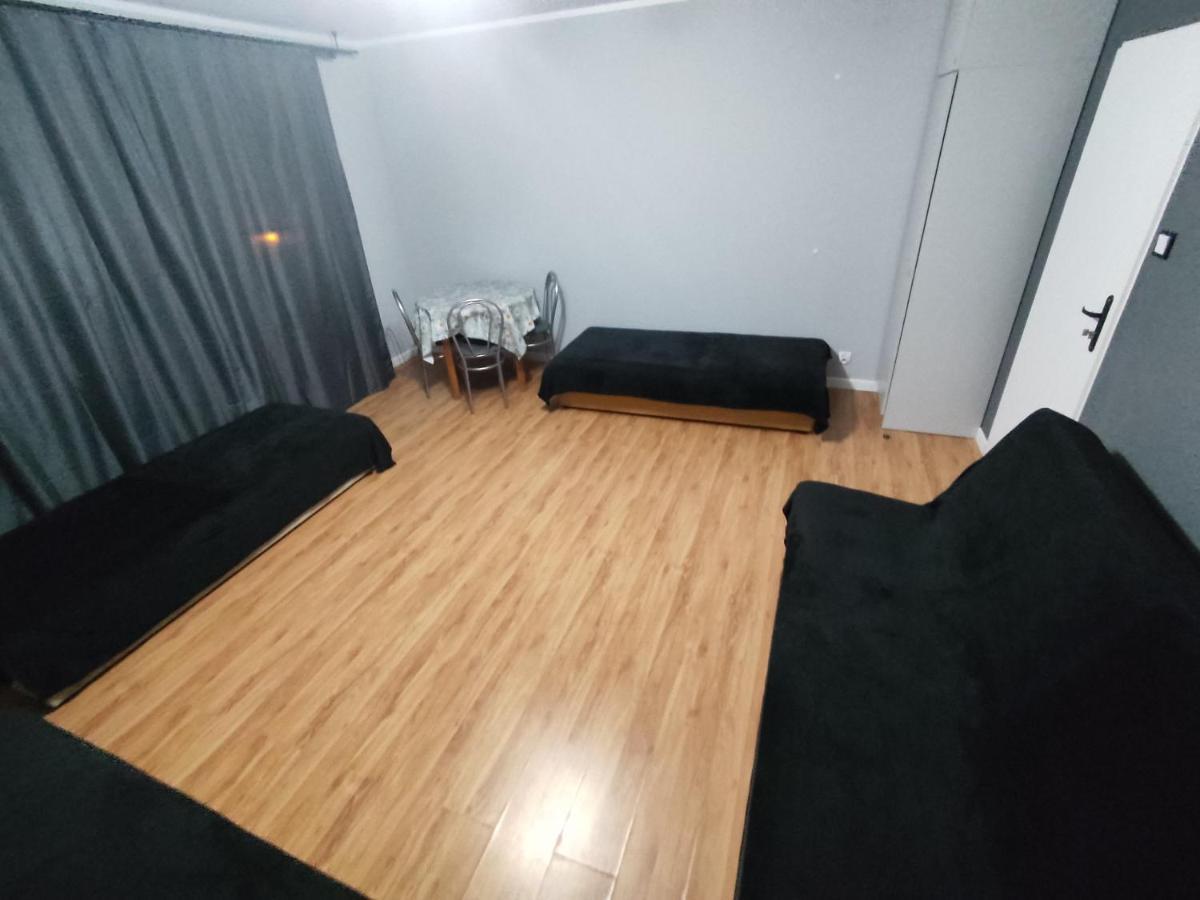 3030 Jana Spychalskiego 32 - Tanie Pokoje W Apartamencie - Samodzielne Zameldowanie - Self Check In Познань Экстерьер фото