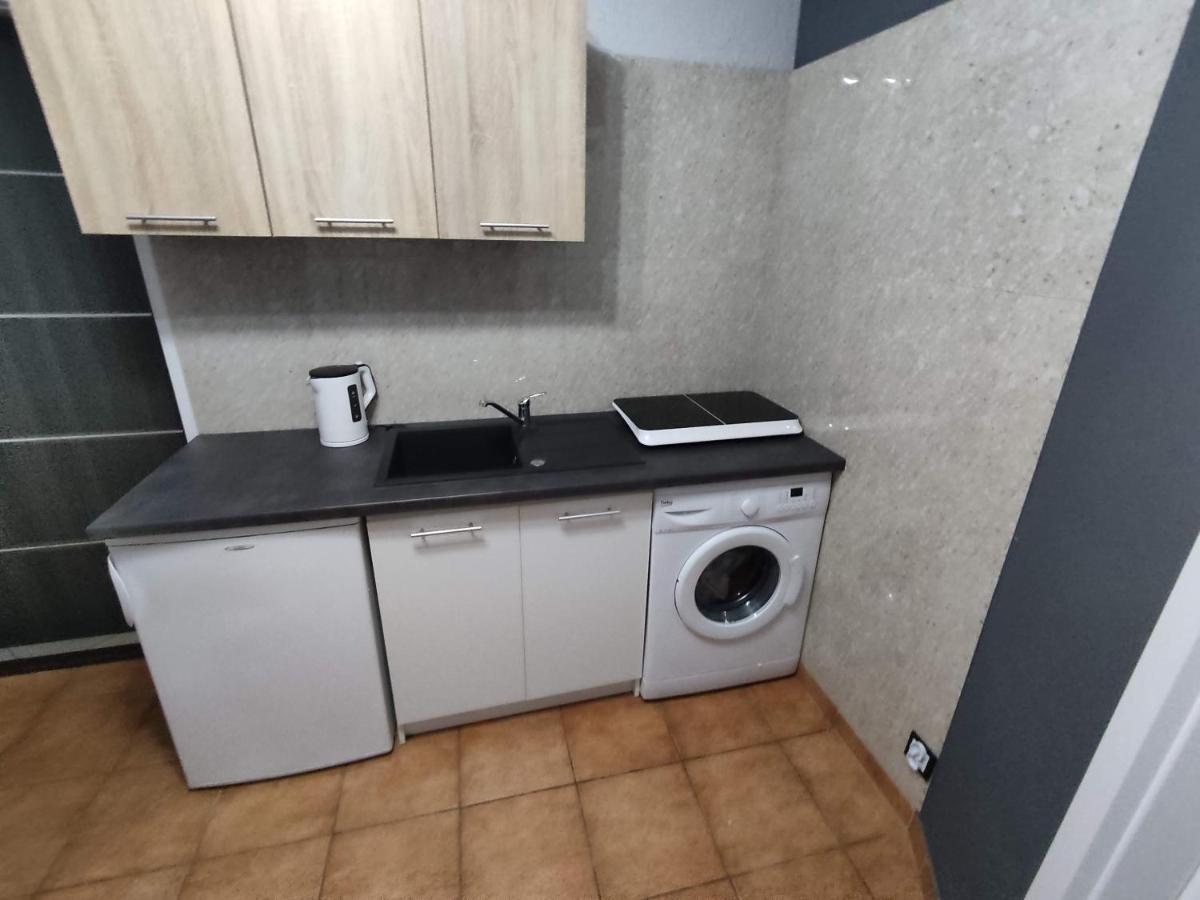 3030 Jana Spychalskiego 32 - Tanie Pokoje W Apartamencie - Samodzielne Zameldowanie - Self Check In Познань Экстерьер фото