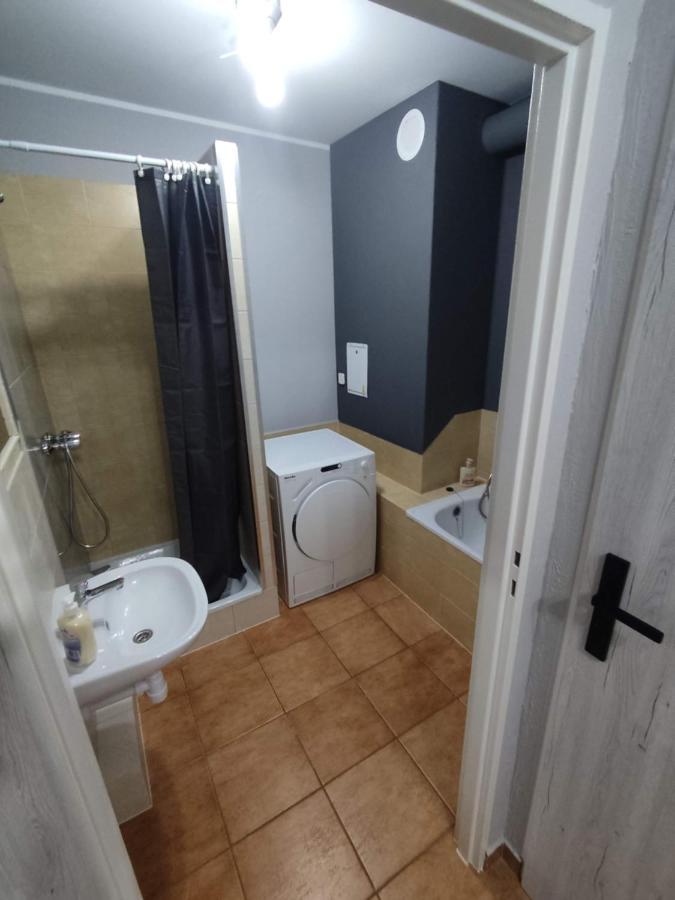 3030 Jana Spychalskiego 32 - Tanie Pokoje W Apartamencie - Samodzielne Zameldowanie - Self Check In Познань Экстерьер фото